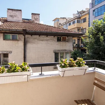Greek Quarter Flat Two Br Next To Sea Garden * Varna