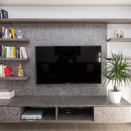 Greek Quarter Flat Two Br Next To Sea Garden Varna