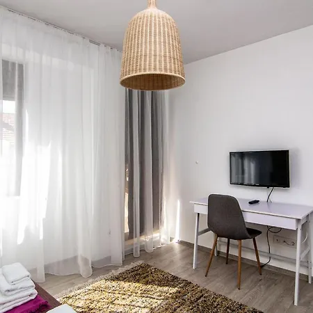 Greek Quarter Flat Two Br Next To Sea Garden * Varna