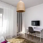 Greek Quarter Flat Two Br Next To Sea Garden * 瓦爾納