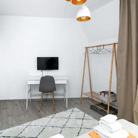 Greek Quarter Flat Two Br Next To Sea Garden Апартаменти