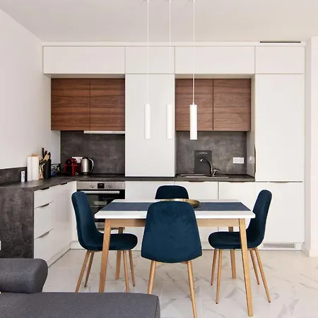Greek Quarter Flat Two Br Next To Sea Garden * 바르나