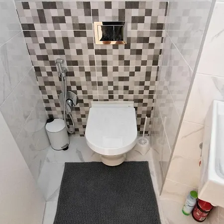 Апартаменти Greek Quarter Flat Two Br Next To Sea Garden *