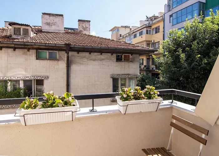 Greek Quarter Flat Two Br Next To Sea Garden * Varna