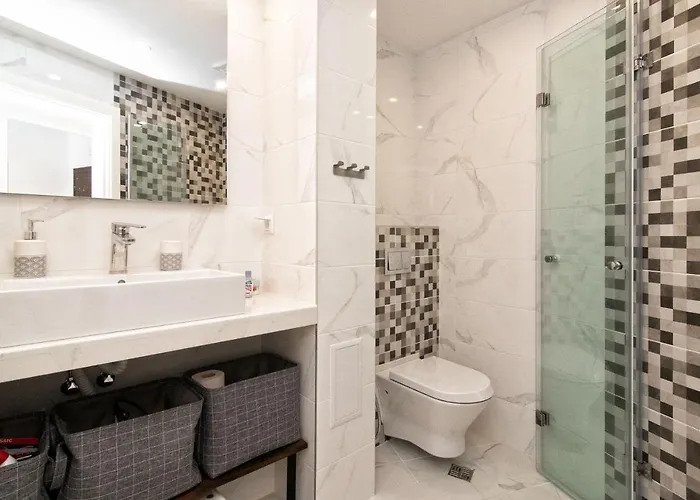 Greek Quarter Flat Two Br Next To Sea Garden * Varna