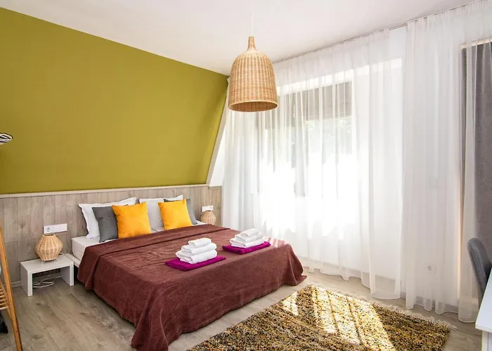 Greek Quarter Flat Two Br Next To Sea Garden * Varna